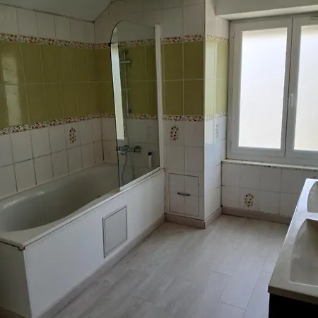 Jolie Maison De Bourg Situee A 300m De La Riviere Дом отдыха
