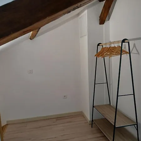 Дом отдыха Jolie Maison De Bourg Situee A 300m De La Riviere