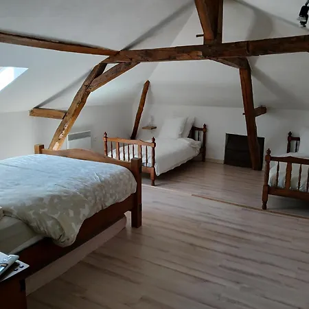 Jolie Maison De Bourg Situee A 300m De La Riviere